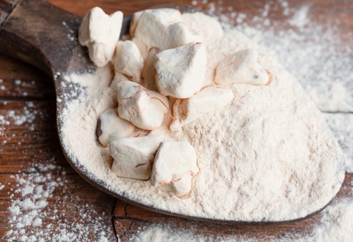 Baobab,Fruit,And,Powder,On,Wooden,Spoon